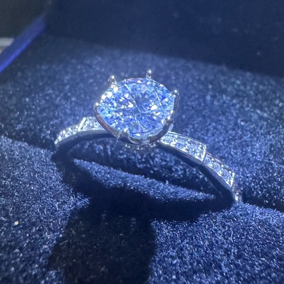 BendéLyon - 1 CT Moissanite, Engagement Ring, 925 Silver, White Gold Plating - Picture 3 of 4